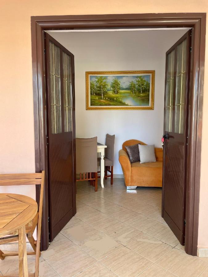Vila Osmenaj Rent Room Or Apartment Vlorë 외부 사진